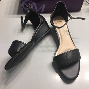 Black wedge sandals NIB Chelsea Moreland 8M